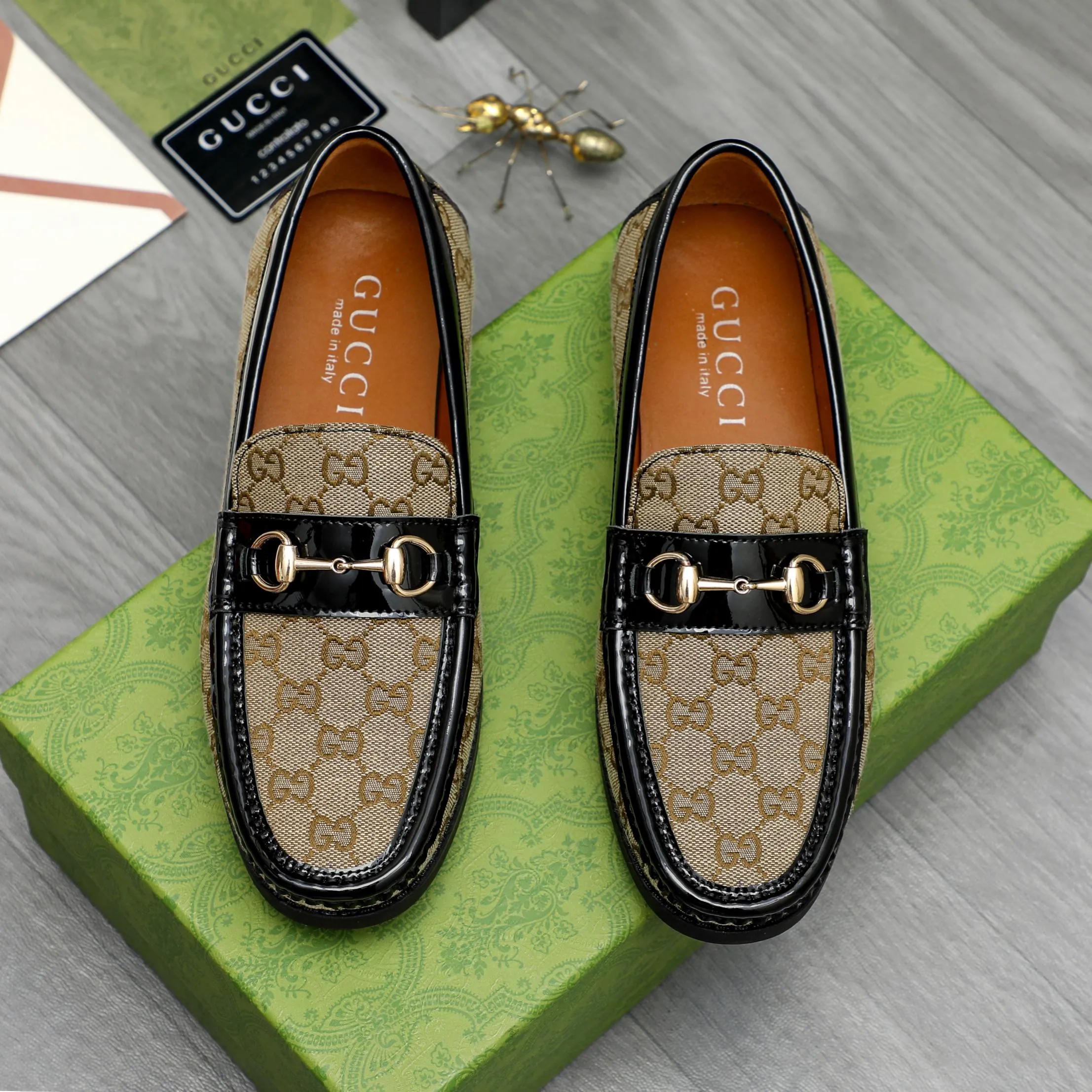 Men's shoes 💰400 Product trademark: GUCCI "Gucci" casual slip-on shoes Regular size: 38-45 (45 is custom-made and non-returnable) Product materials: Selected webbing breathable upper, cowhide lining, rubber outsole
